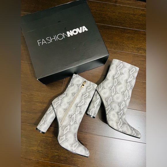 Fashion Nova Shoes - Fashion Nova Midnight Lover Boot Size 7.5